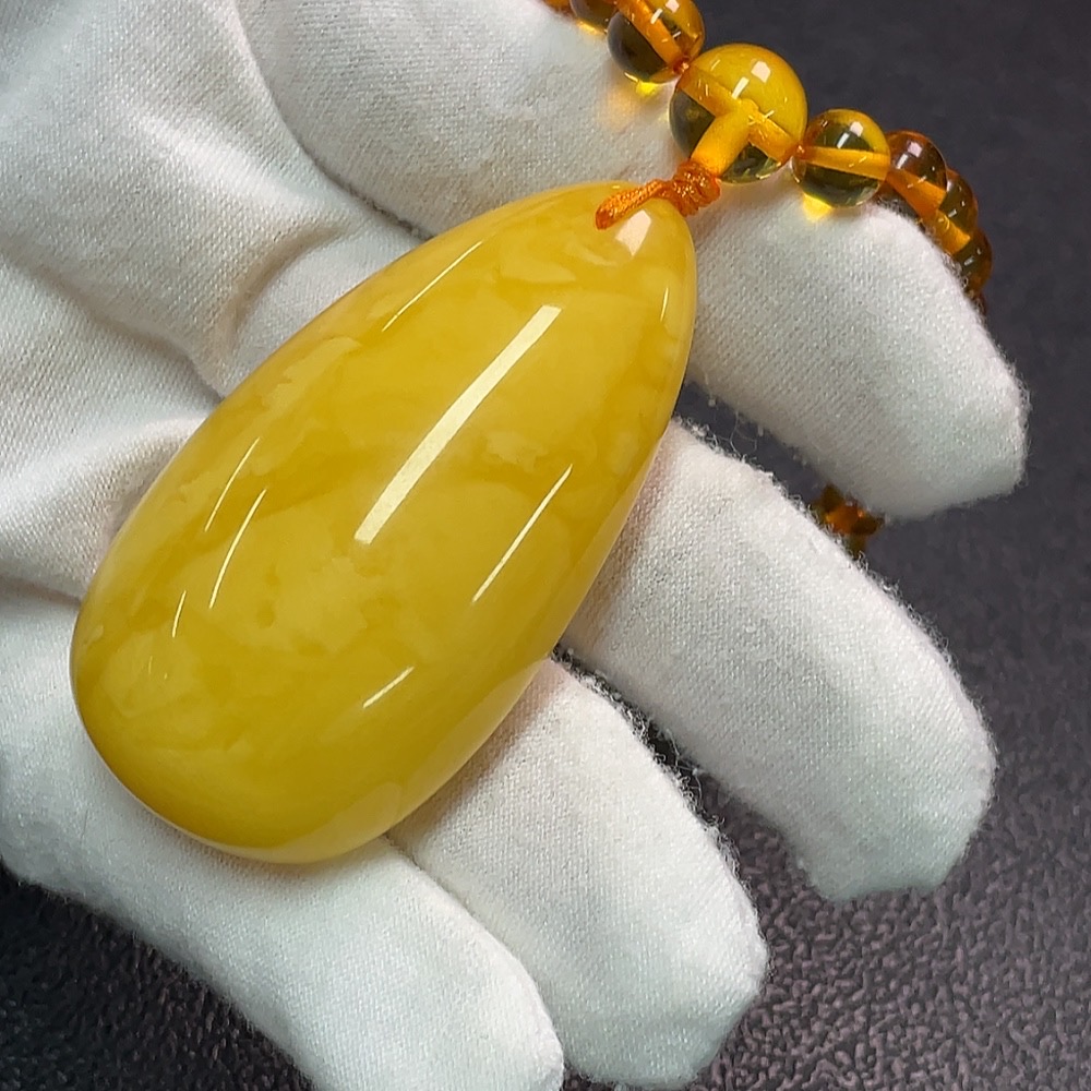 C34989527 Amber Honey Wax Pendant Total Weight Approx. 45.24g with Chain