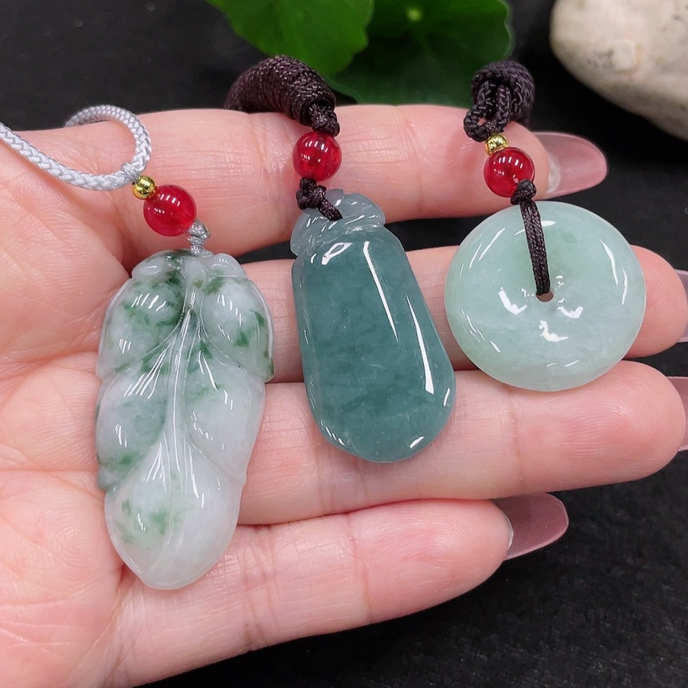 F32810066 Jadeite Pendant Sell as a Lot (Beads Non-A)