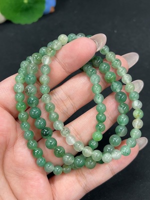 H41843095 非洲翠(独龙玉)手串 卡6.3mm左右 货品总重约28.9g