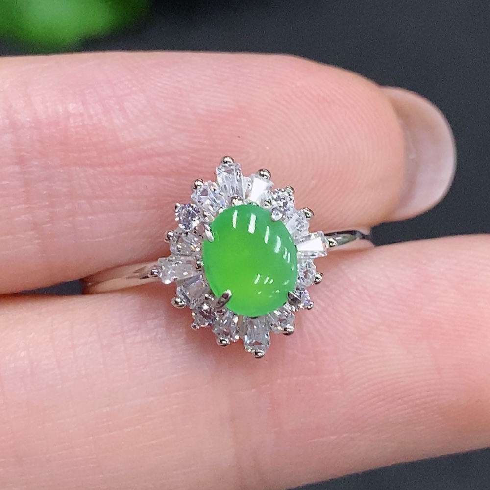 F34060491 Jadeite Cabochon Inlaid Ring with Adjustable Size, Non-Gold Setting, Total Weight Approximately 2g