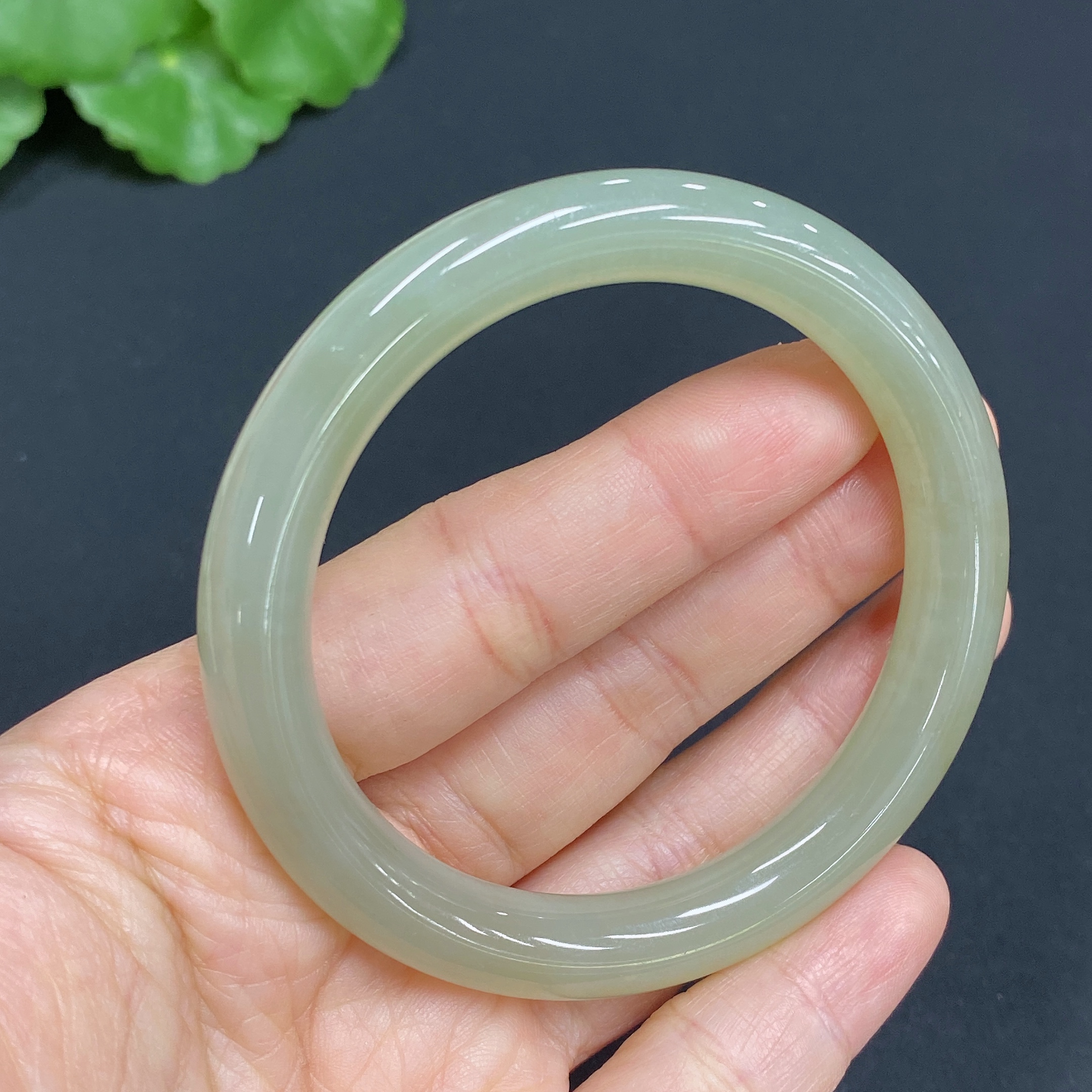 H28310950 Hetian Jade Round Bangle Size 51.1 Total Weight Approx. 32g