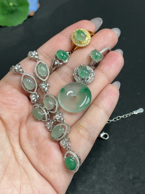 H33881367 African Emerald (Dulong Jade)