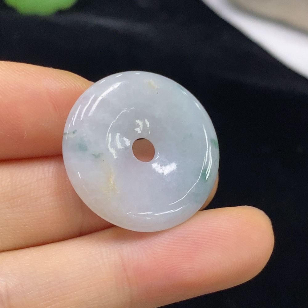 F31650129 Jadeite Peace Knot Pendant, Total Weight Approx. 5.43g