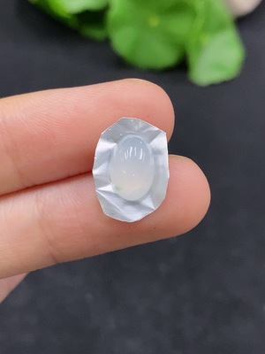 F31653832 Jadeite cabochon inlay piece, total weight approximately 0.44g