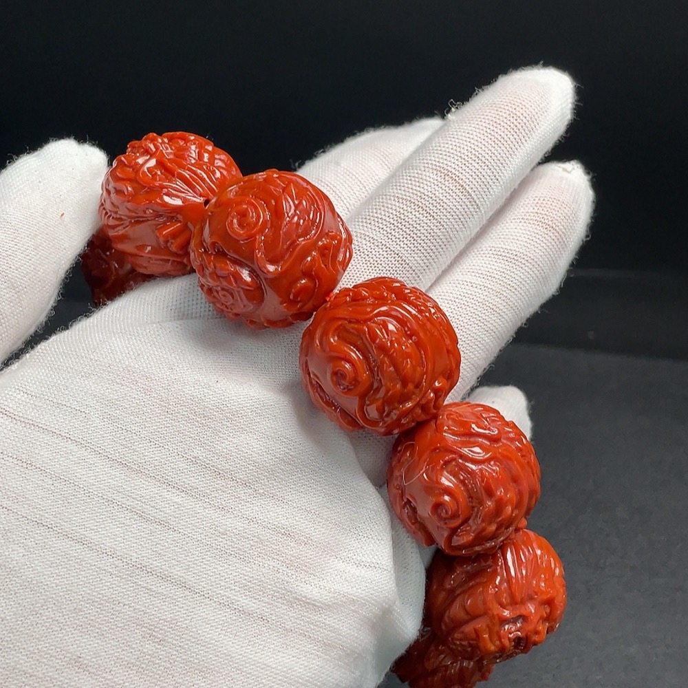 C27048747 Red Agate Bracelet with Visible Organic Matter, Total Weight Approx. 198.52g, Bead Size ~25.3mm