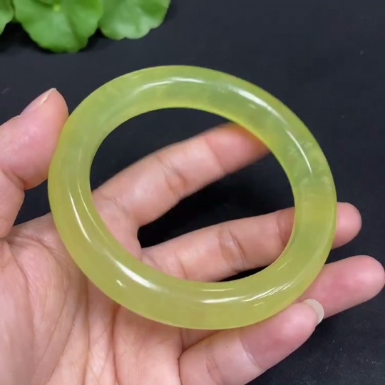 H34987032 Xiuyu (Serpentine Jade) Round Bangle Size 57 Total Weight Approx. 58.2g