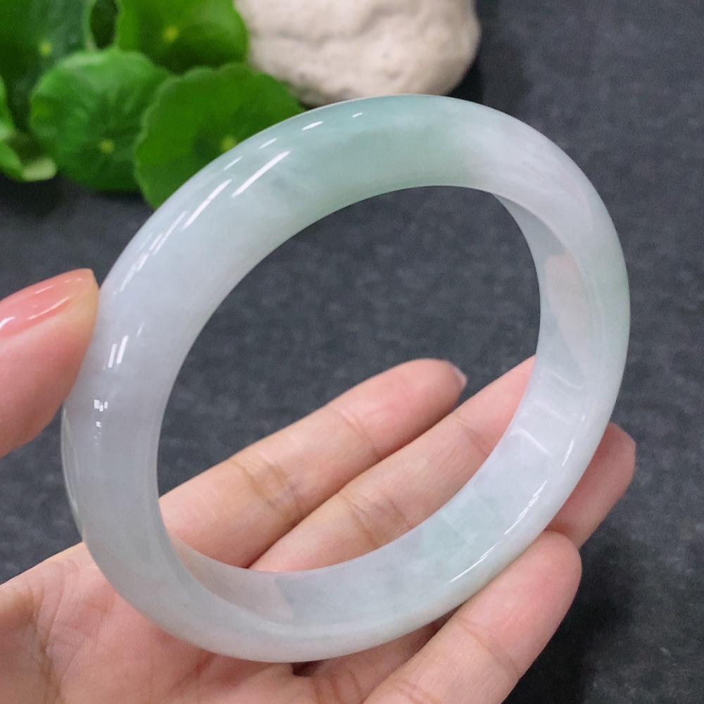 F34010276 Jadeite Round Bracelet Size 59mm Total Weight Approximately 66.65g