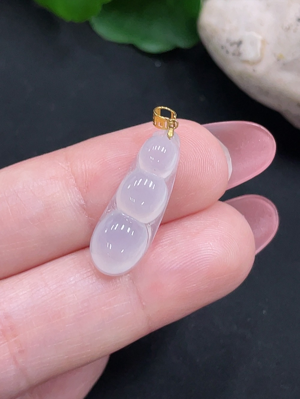 F34012260 Jadeite Lucky Bean Pendant 18K Gold Total Weight Approx. 1.2g