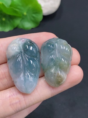 F31646340 Jadeite Leaf Pendant