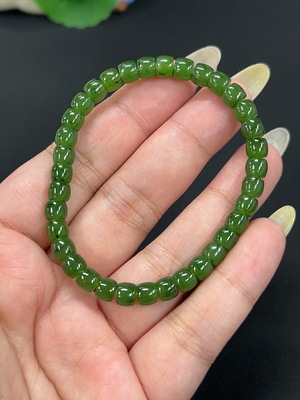 H41946877 和田玉碧玉手串 卡5.7mm左右 货品总重约12g