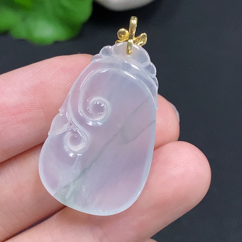 F30555199 Jadeite Ruyi Pendant with 18K Gold Bail, Total Weight Approximately 3.8g