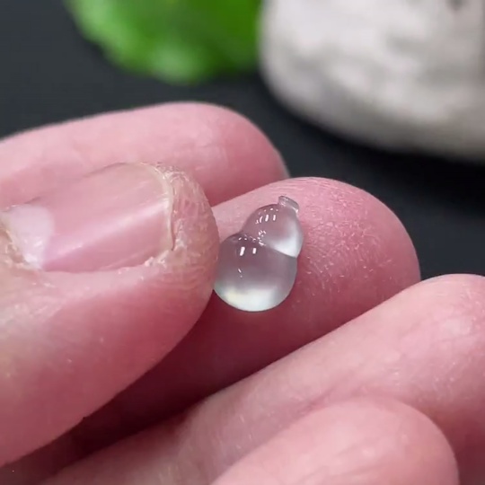 F35146713 Jadeite gourd inlaid piece, total weight about 0.2g