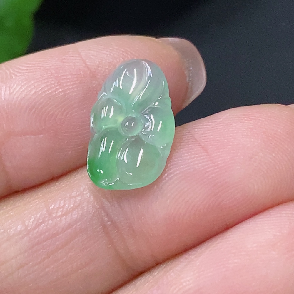 F34076117 Jadeite inlay piece, total weight approx. 0.54g