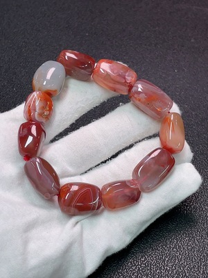 C34990068 South Red Agate Bracelet with Visible Organic Matter, Total Weight Approx. 58.75g, Size About 12.4mm