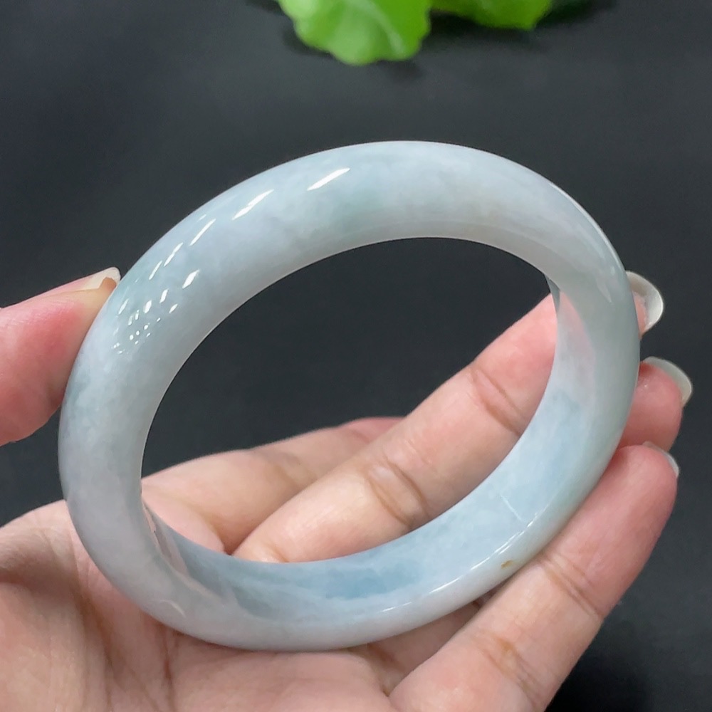 F21377117 Jadeite Round Bangle Size 58.1 Total Weight 63.745g