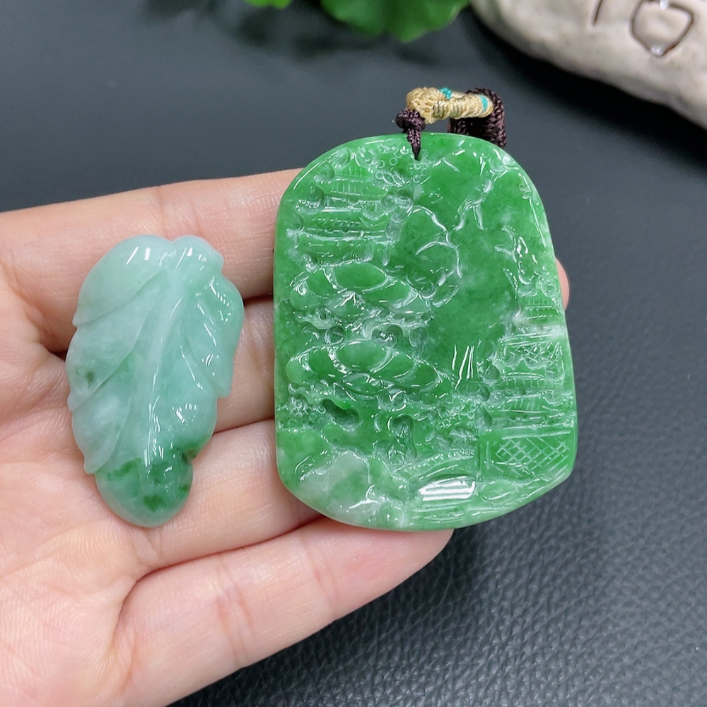 F22513074 Jadeite Pendant Sell as a Lot
