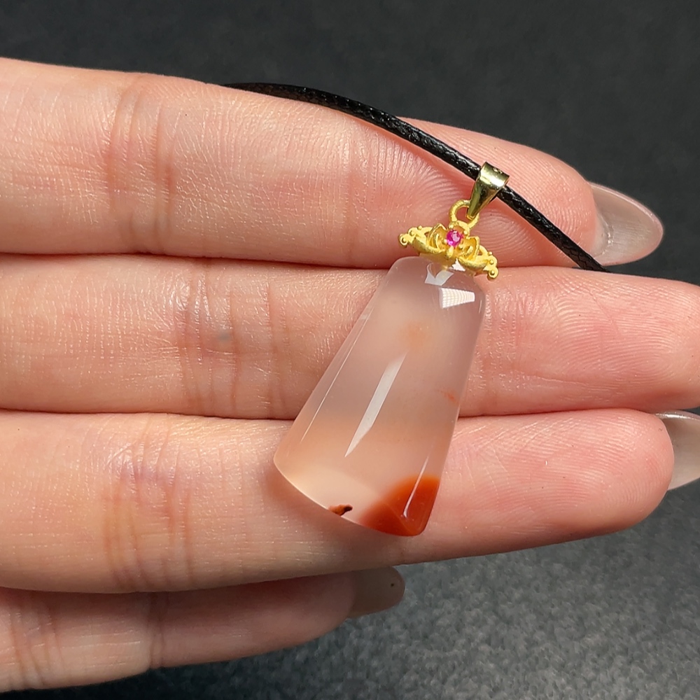 C34008005 South Red Agate Pendant Non-Gold Total Weight Approx. 4.29g Including Cord