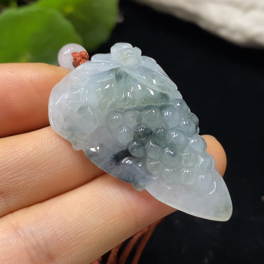 F09655249 JadeitePendant