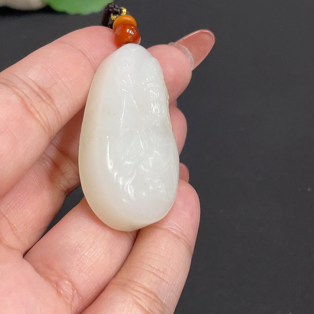 H35100009 Hetian Jade Pendant Avalokitesvara Total Weight Approx. [with rope] 27.9g Undetermined Skin Color Formation