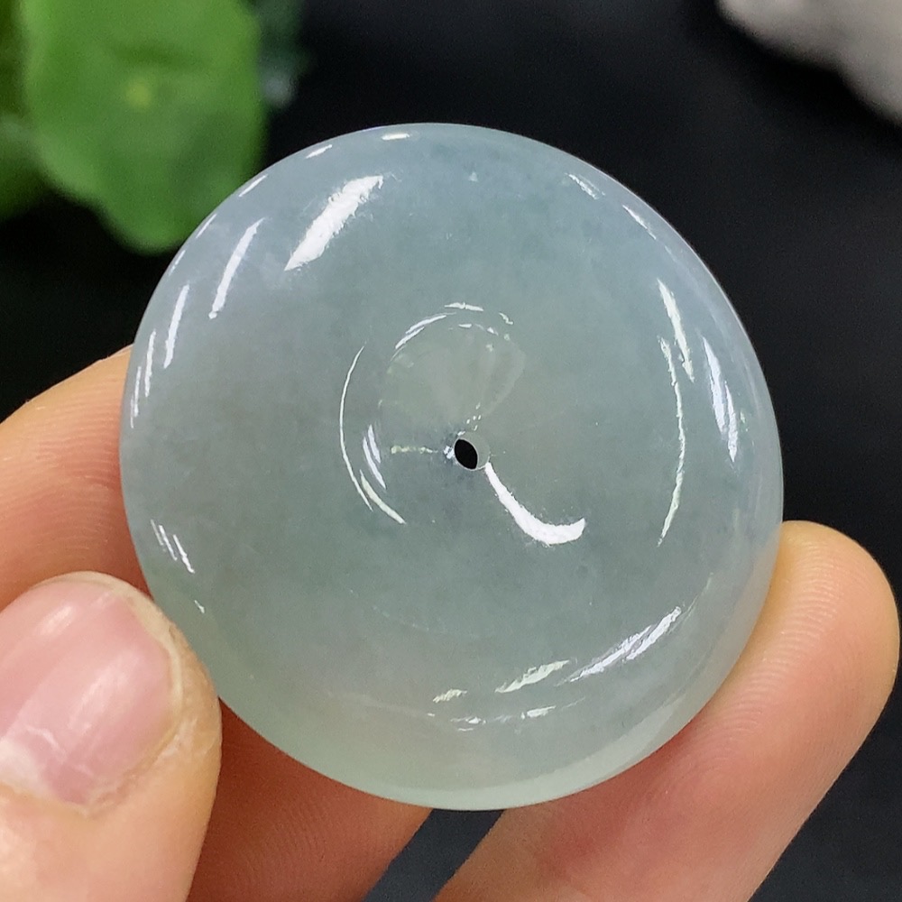F23560726 Jadeite Peace Knot Total Weight 19.193g