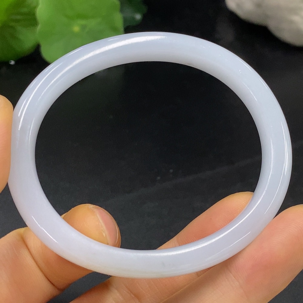 F23606743 Jadeite Concubine Bangle Size 54.4/47.4 Total Weight 24.720g