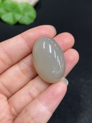 H34037006 Hetian Jade Cabochon