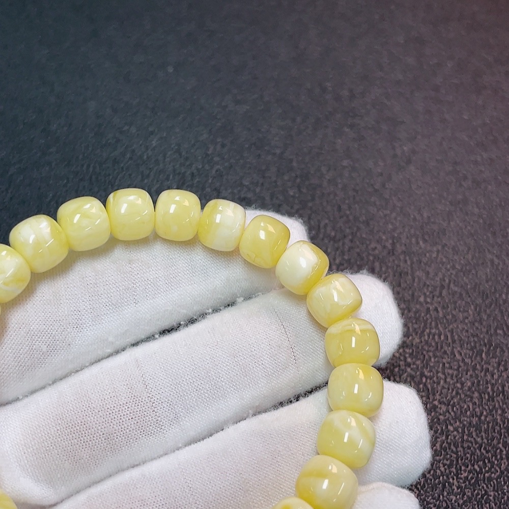 C32786213 Amber Beeswax Bracelet, Total Weight Approx.10.03g, Size About 8.8mm
