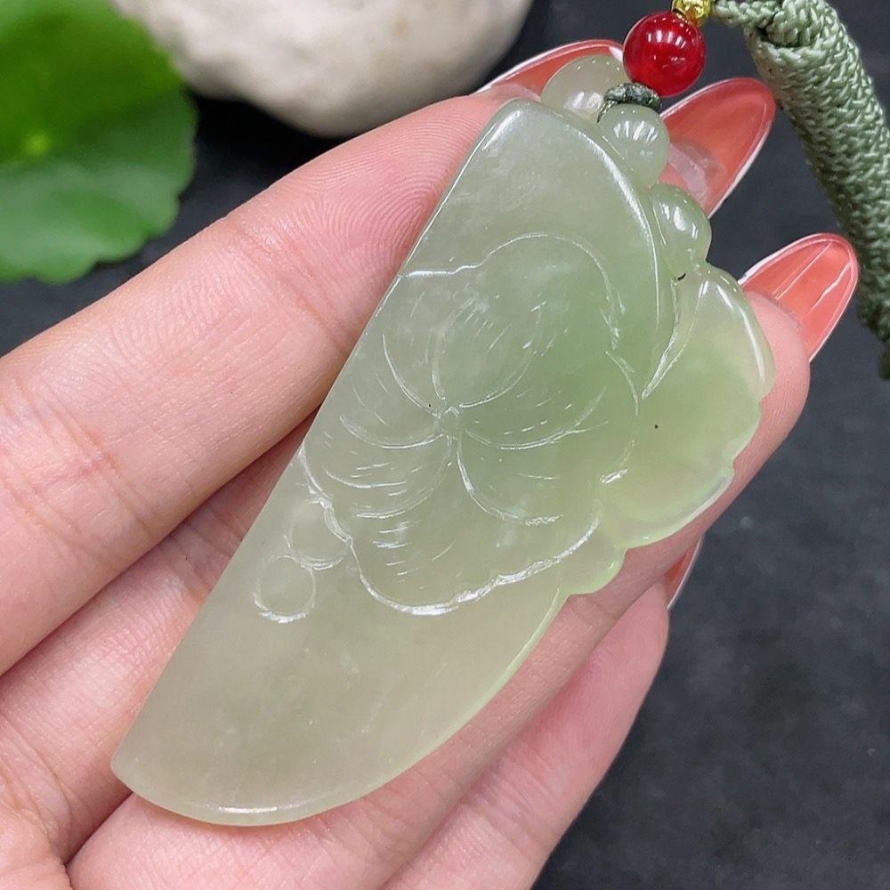 H34015956 Hetian Jade Pendant Comb