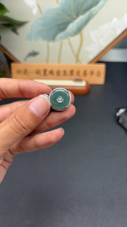 F35093808 Jadeite Peace Knot Inlaid Pendant Non-Gold Total Weight Approx. 4.2g