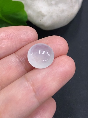 F34050194 Jadeite cabochon, total weight approx. 1.1g