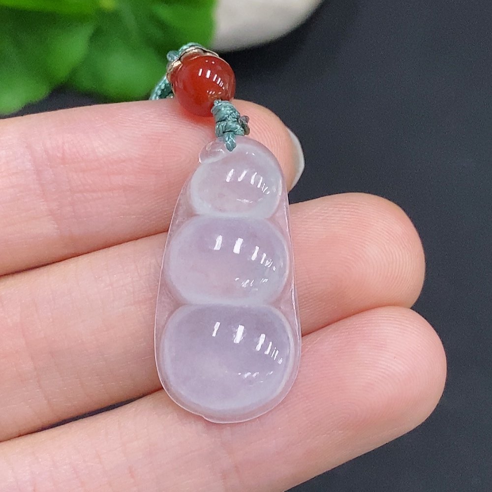 F33832025 Jadeite Lucky Bean Pendant, Total Weight Including Rope Approximately 4.8g
