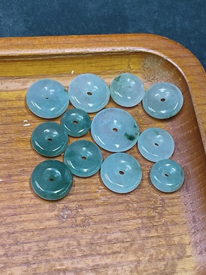 F33839926 Jadeite Pendant Sell as a Lot