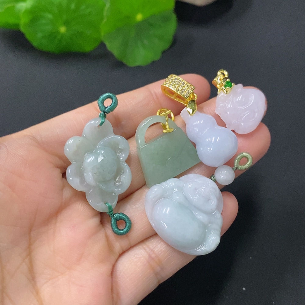 F30523894 Jadeite Pendant Sell as a Lot No Gold