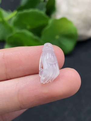 F34057355 Jadeite Palm-sized Pearl Pendant