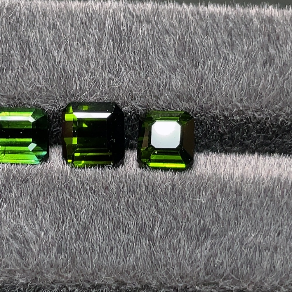 C30475424 Tourmaline Rough Stone Total Weight Approx. 9.50 Carats Wholesale Lot