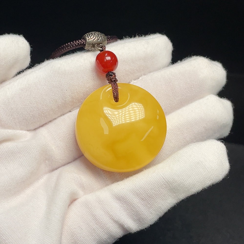 C34040049 Amber Beeswax Pendant with Non-Natural Accent Stones, Total Weight Approx. 11.85g Including Cord