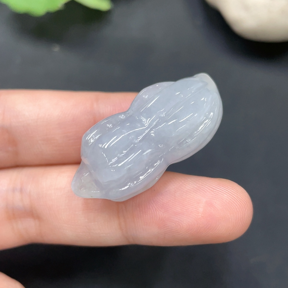 F16761204 Jadeite Peanut Pendant Total Weight 13.084g
