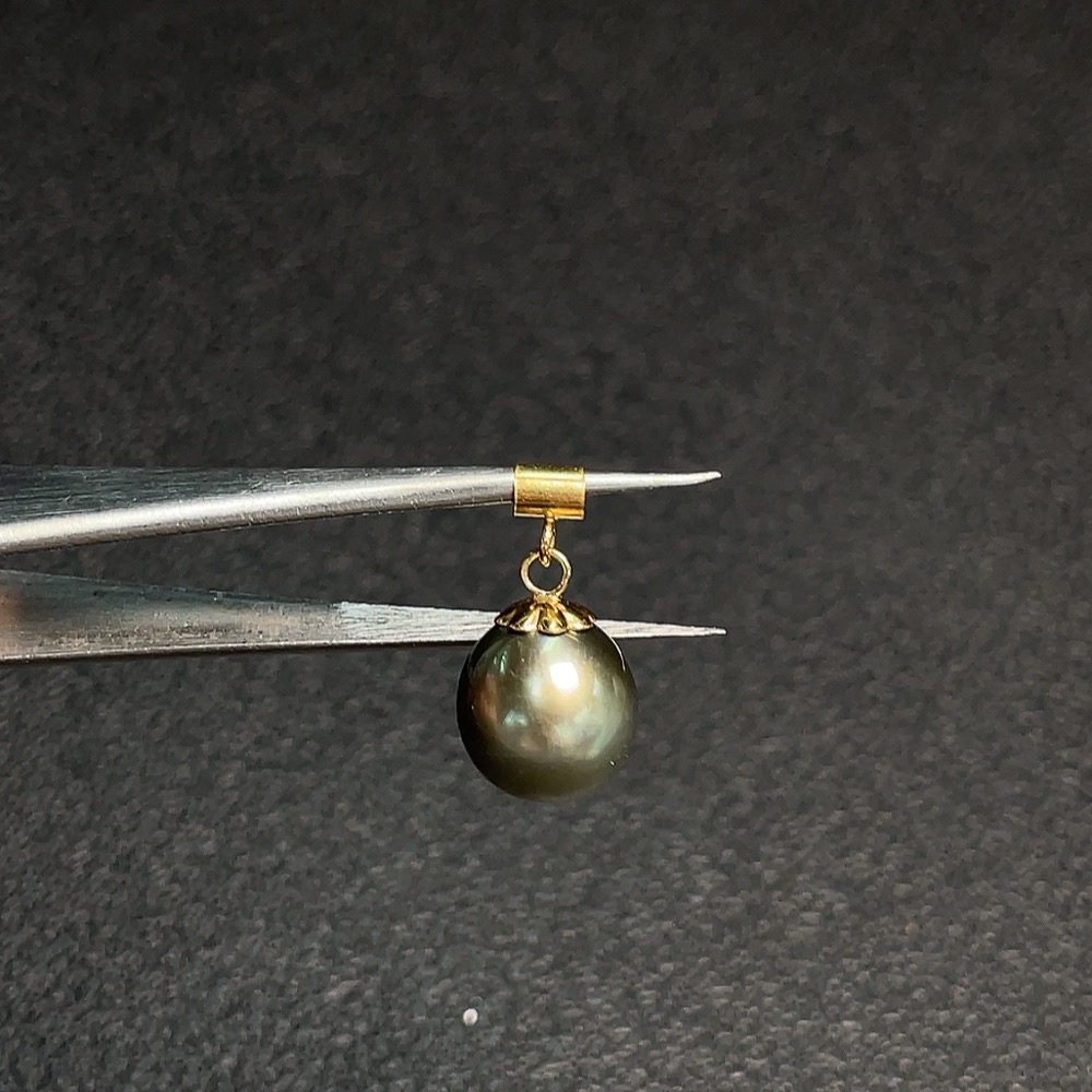 C33920572 Seawater Pearl Pendant Unmarked Surface Gold Content 47% Total Weight Approx. 1.89g Size Approx. 10.3mm