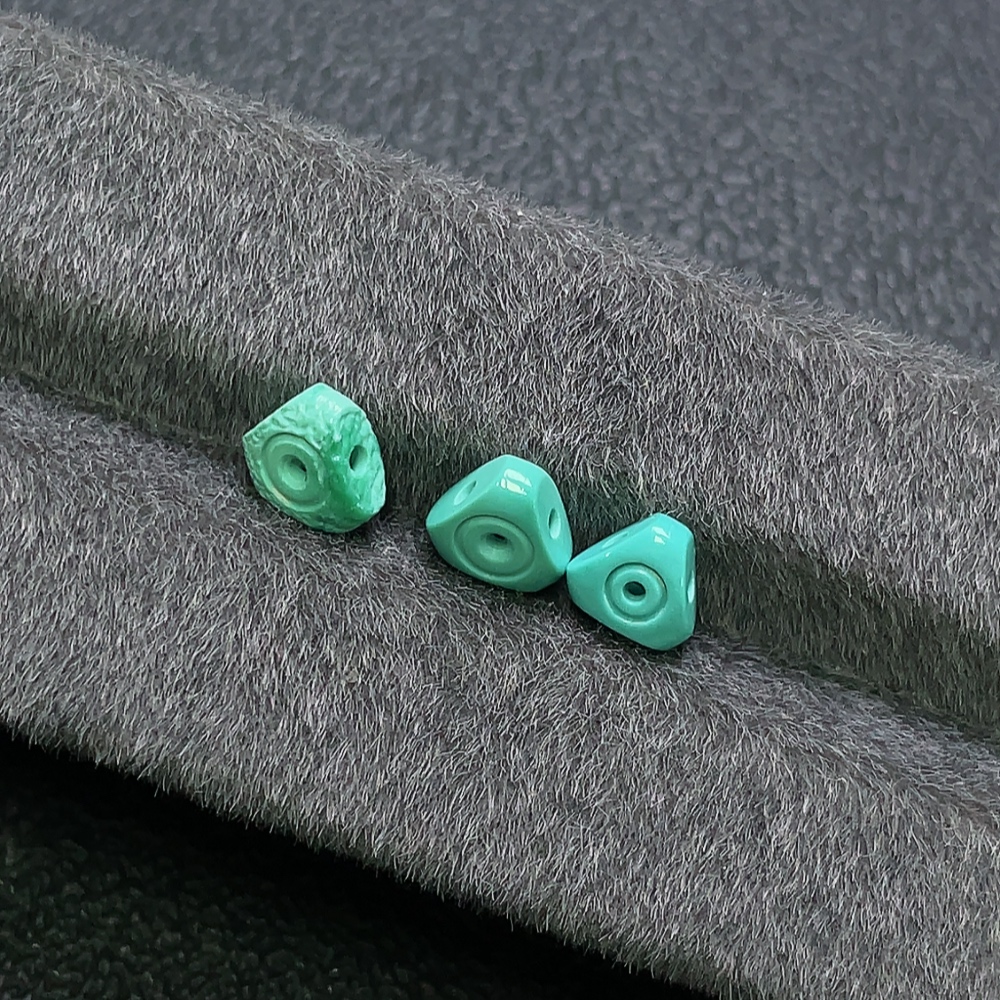 C27158993 Turquoise Pendant (Color Origin Undetermined) Total Weight Approx. 0.73g