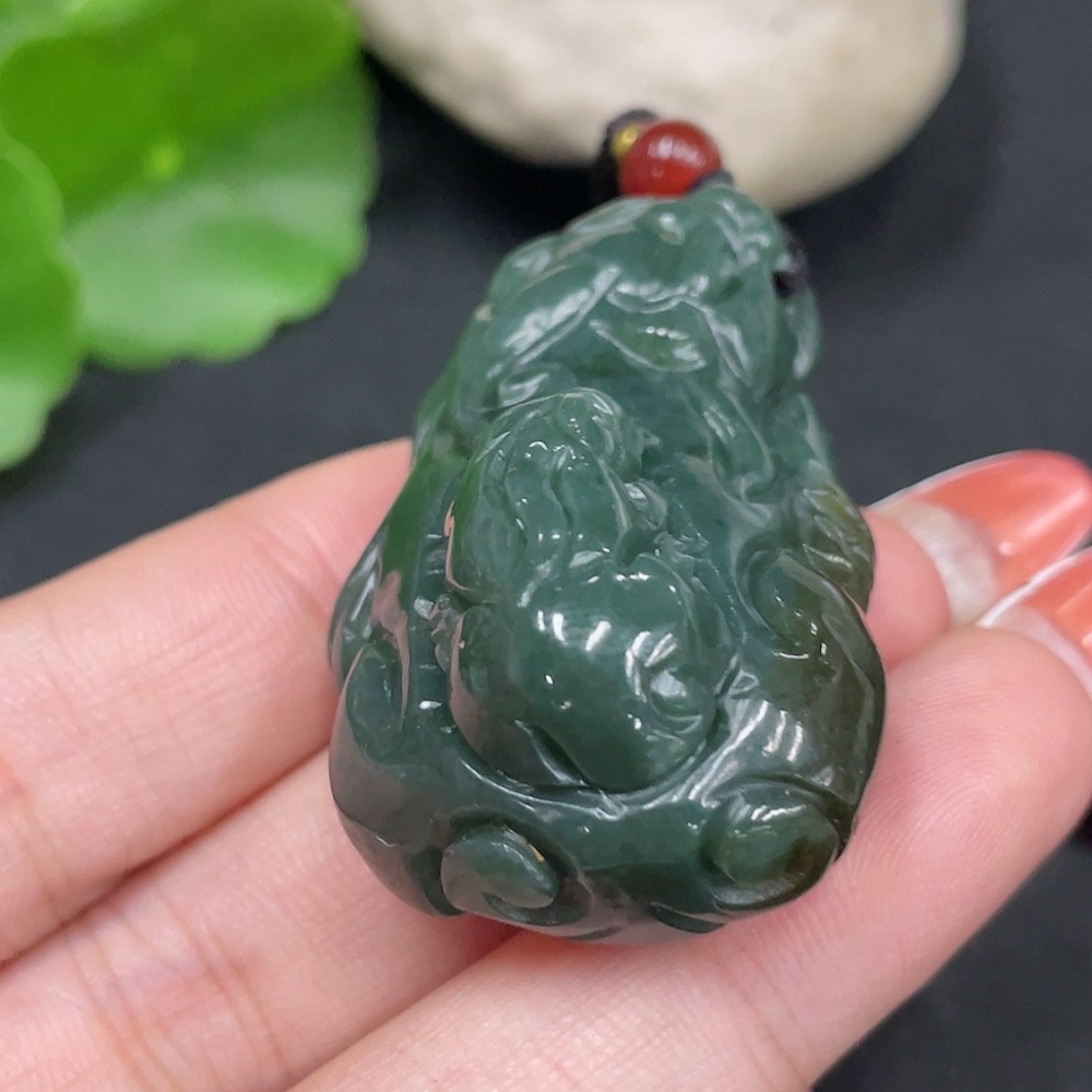 H35113206 Hetian Jade Pendant Pixiu