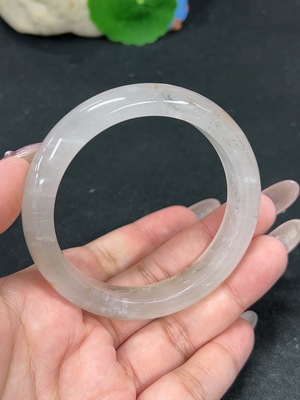 H41939278 非洲翠(独龙玉)正圈手镯 圈口56.4 货品总重约45.8g