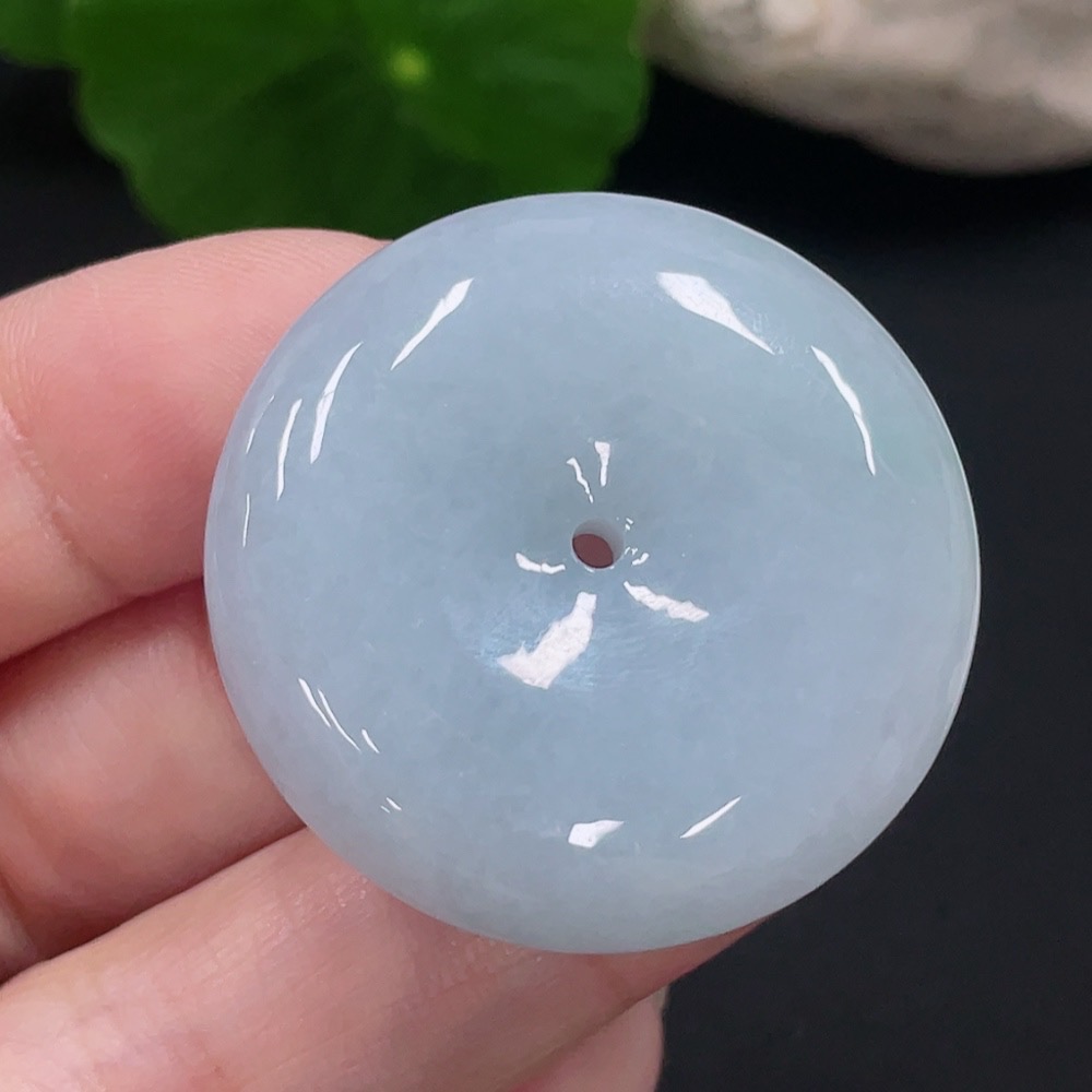 F31675405 Jadeite Safety Buckle Pendant, Total Weight Approximately 20.3g