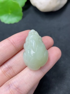 H41904493 和田玉挂件   貔貅     货品总重约13.9g
