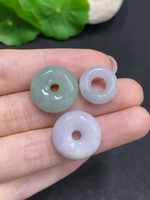 F34002927 Jadeite Pendants Sell as a Lot