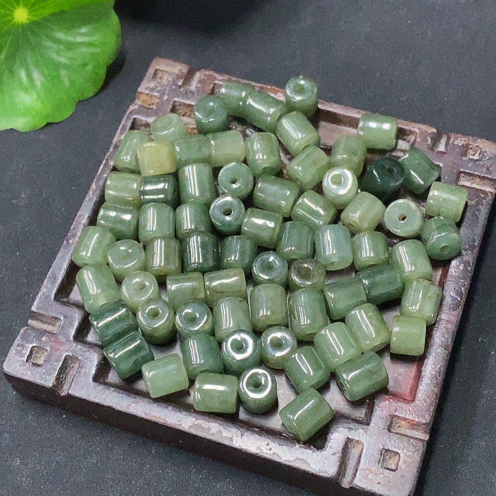 F35117305 Jadeite Beads 50+PCS Sell as a Lot Total Weight with Bag 45.79g