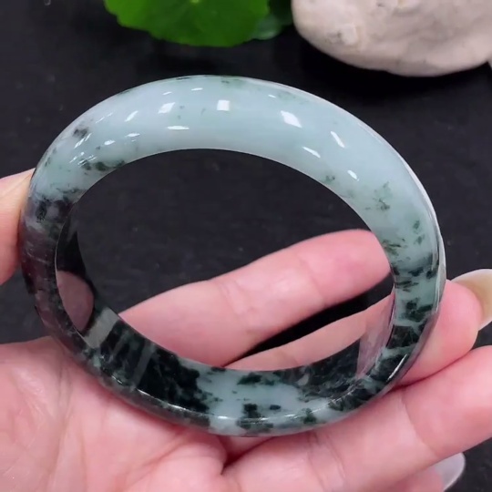 F33899740 Jadeite Round Bangle Size 55.7 Total Weight Approx. 57.3g (Including Other Mineral Components)