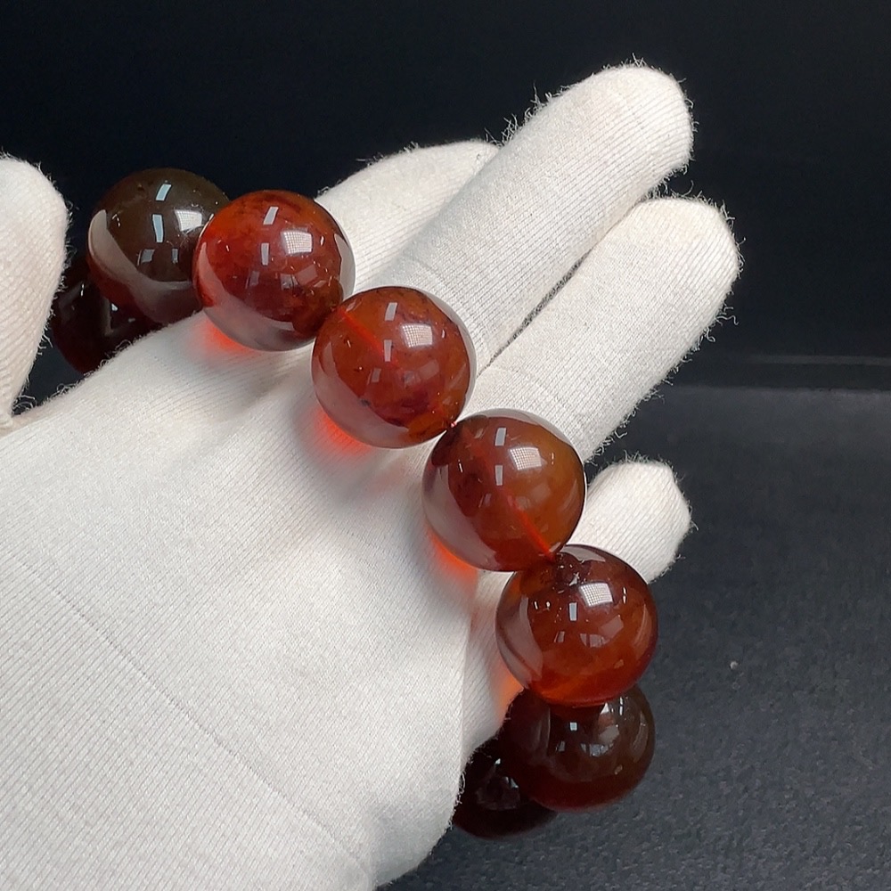 C30511661 Amber and Beeswax Bracelet, Approx. 21.4mm in Size, Total Weight Approx. 62.92g