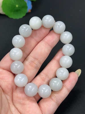 H42979295 和田玉手串 卡13.5mm左右 货品总重约60.6g