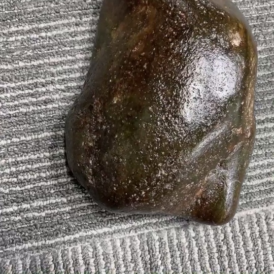 H28210350 Hetian Jade Total weight approx. 3.63kg Undetermined skin color formation Contains other natural mineral components