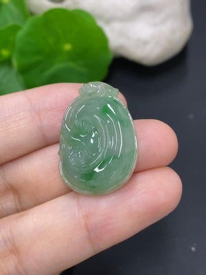 F46615782 翡翠如意挂件 货品总重量约4.4克